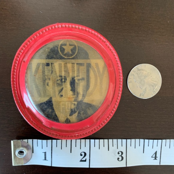 JFK Holographic Campaign Button - Picture 1 of 4